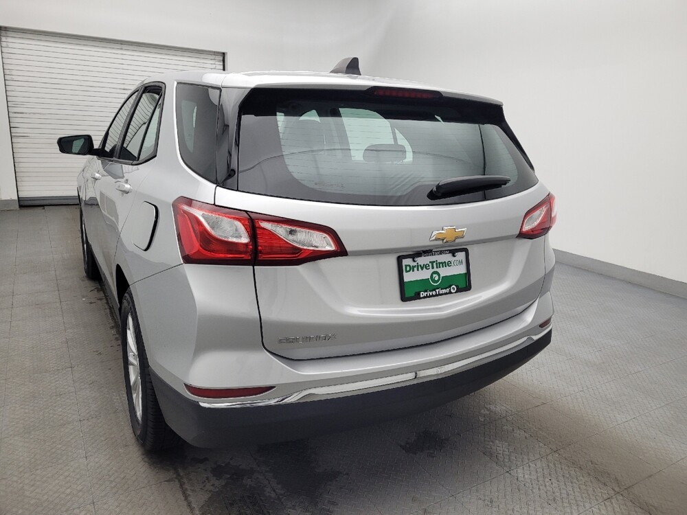2018 Chevrolet Equinox in Raleigh, NC 27604 - 18120198 6