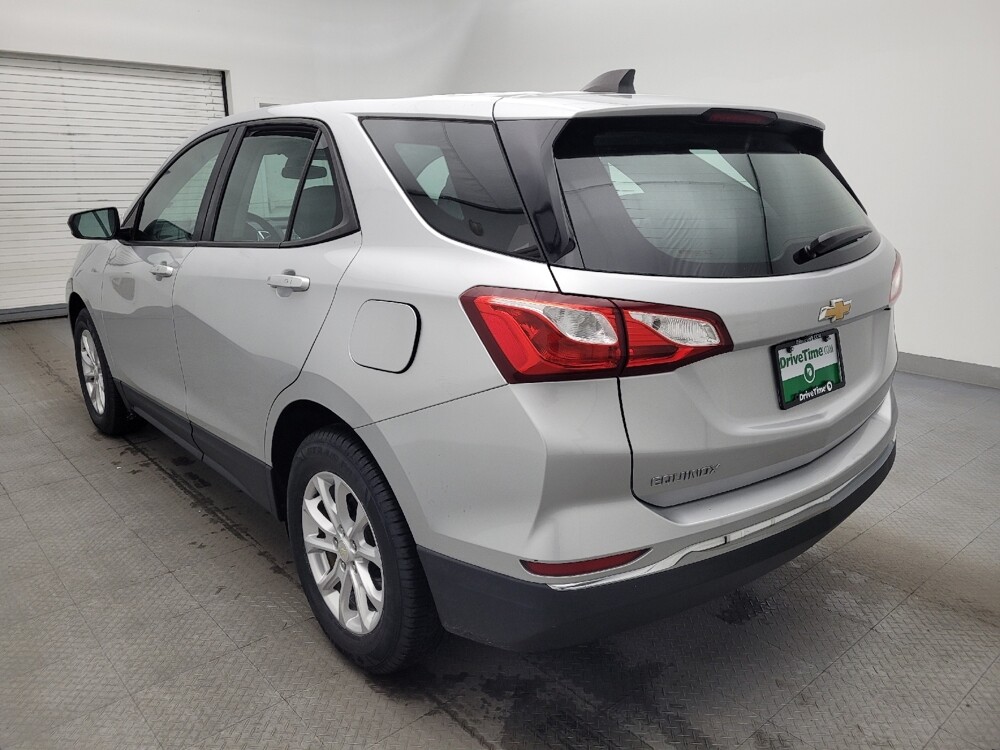 2018 Chevrolet Equinox in Raleigh, NC 27604 - 18120198 5