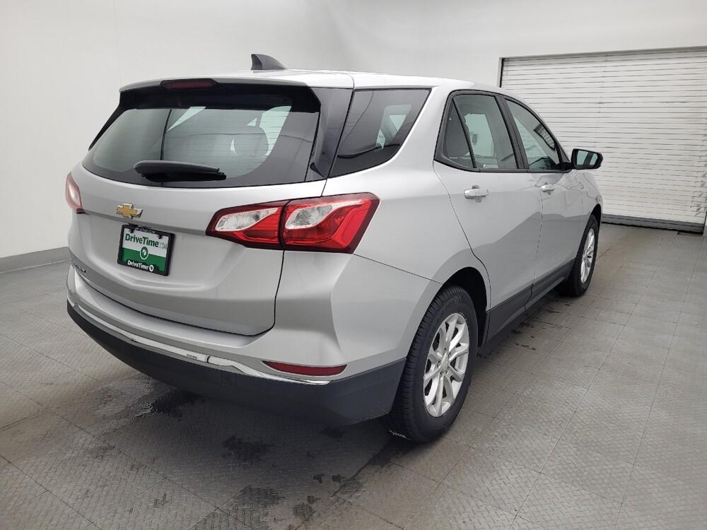 2018 Chevrolet Equinox in Raleigh, NC 27604 - 18120198 9