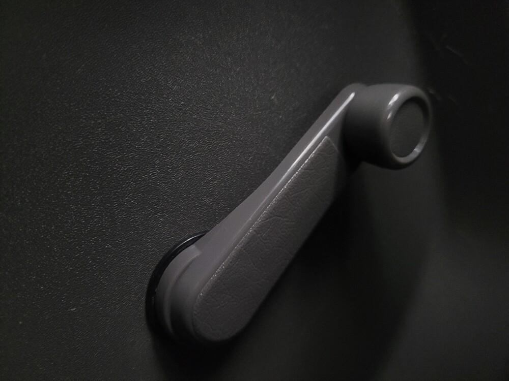 2018 Nissan Frontier in Indianapolis, IN 46222 - 18120203 27