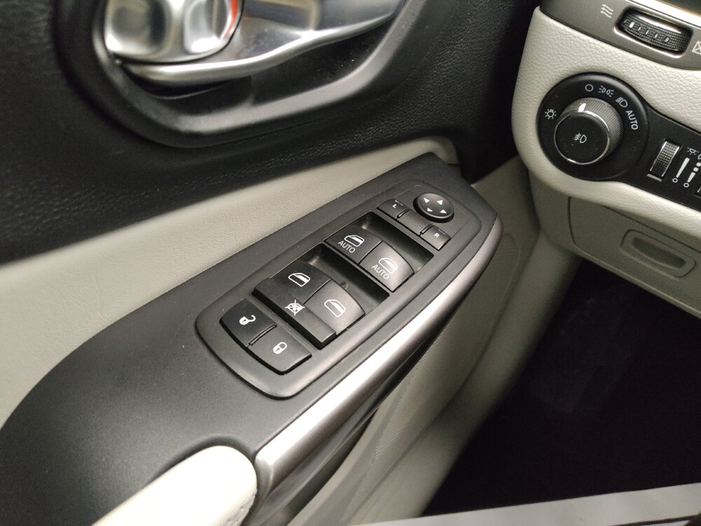 2021 Jeep Cherokee in Lombard, IL 60148 - 18120213 27