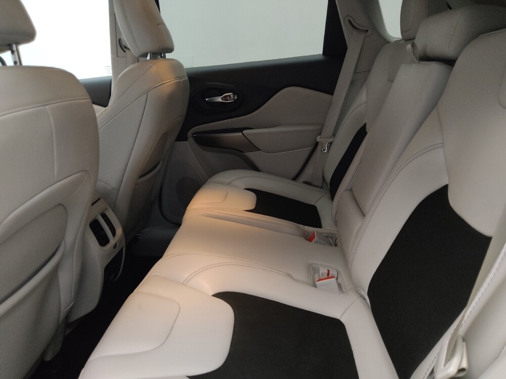 2021 Jeep Cherokee in Lombard, IL 60148 - 18120213 18