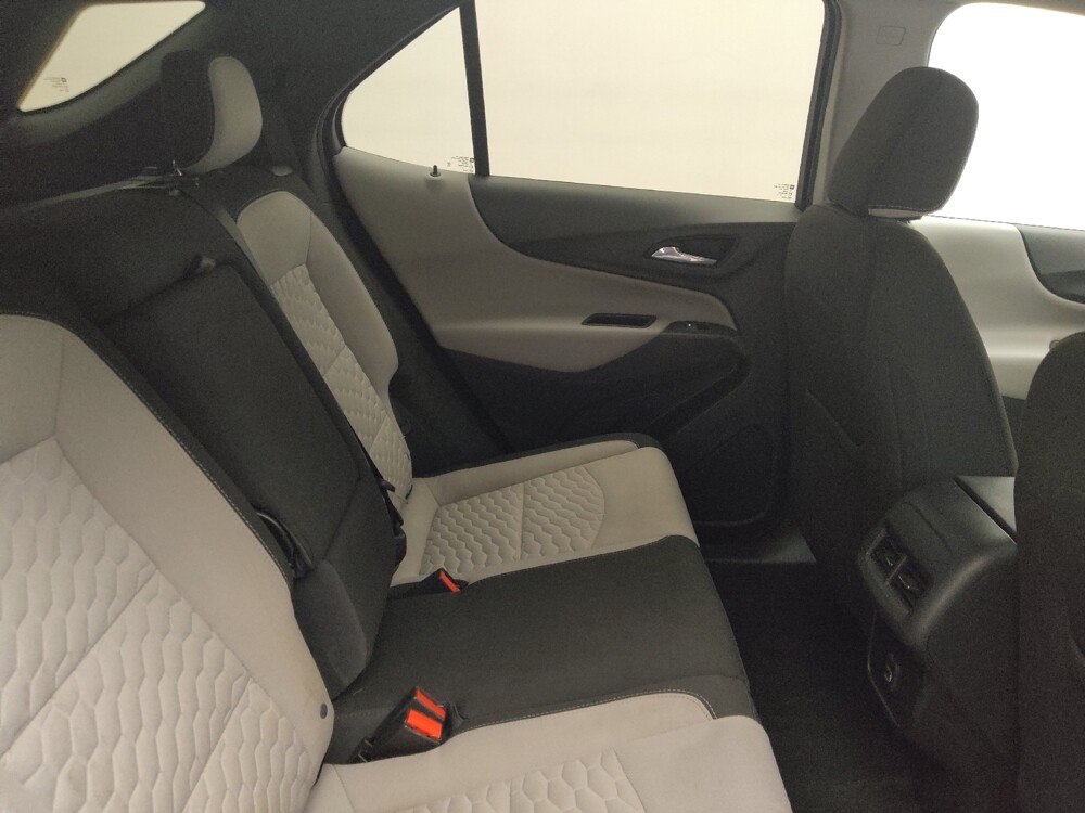 2020 Chevrolet Equinox in Midlothian, IL 60445 - 18120218 19