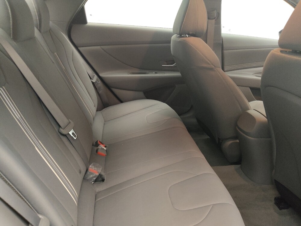 2023 Hyundai Elantra in Lombard, IL 60148 - 18120235 19