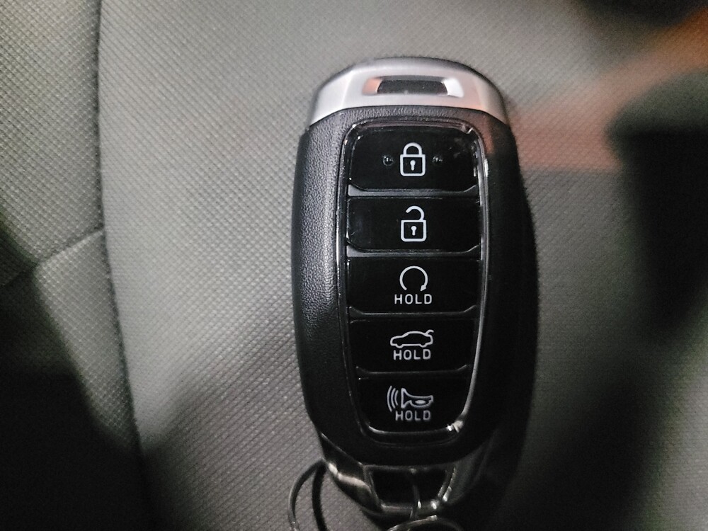 2023 Hyundai Elantra in Williamstown, NJ 8094 - 18120239 32