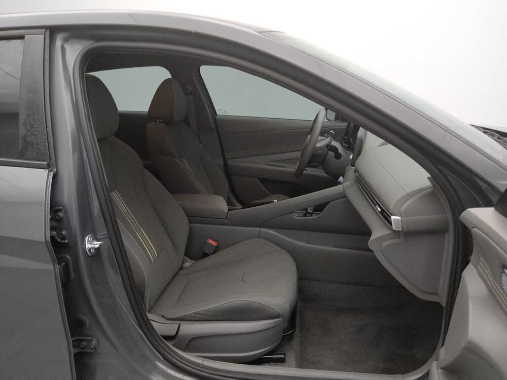 2025 Hyundai Elantra in St. Louis, MO 63136 - 18120244 21