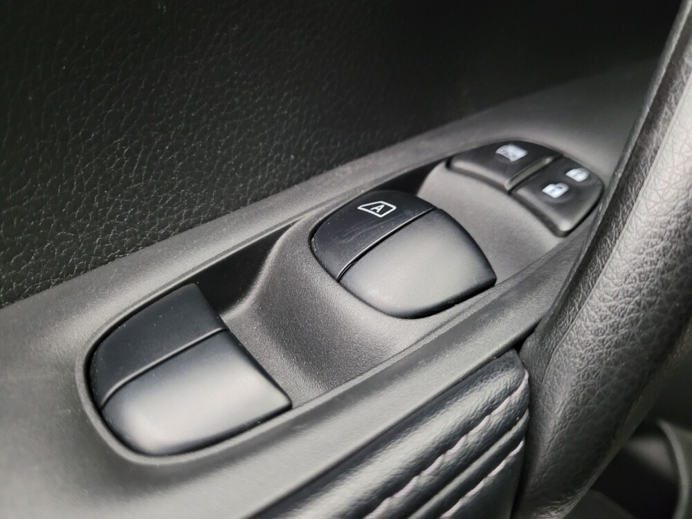 2019 Nissan Rogue Sport in Glendale, AZ 85301 - 18120253 27