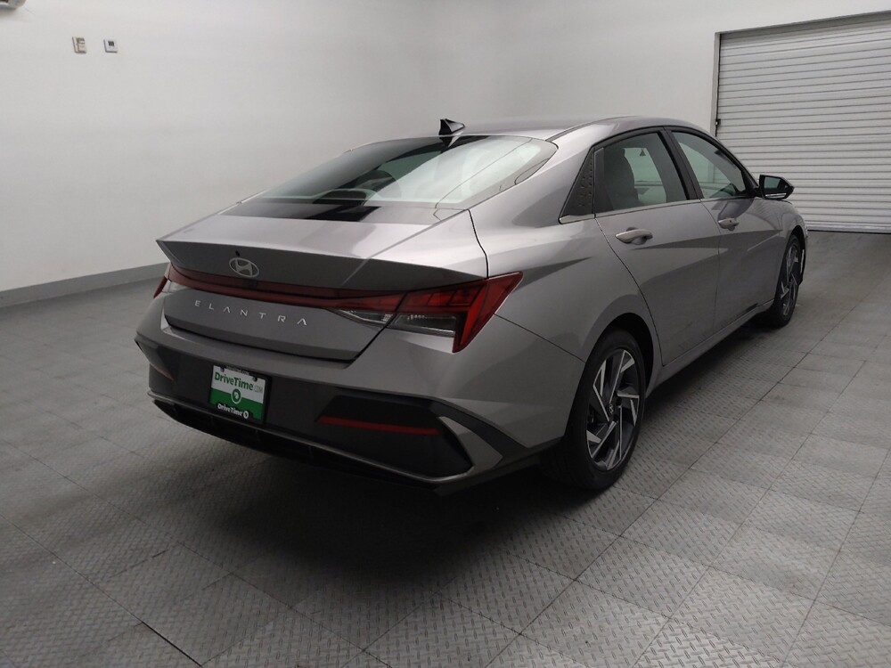 2025 Hyundai Elantra in Oklahoma City, OK 73139 - 18120262 7