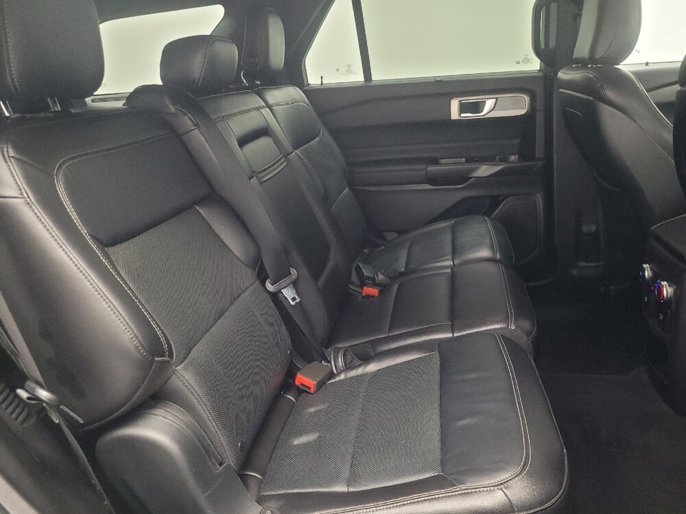 2020 Ford Explorer in Indianapolis, IN 46222 - 18120283 19
