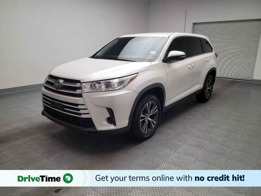 2019 Toyota Highlander in Downey, CA 90241 - 18120289