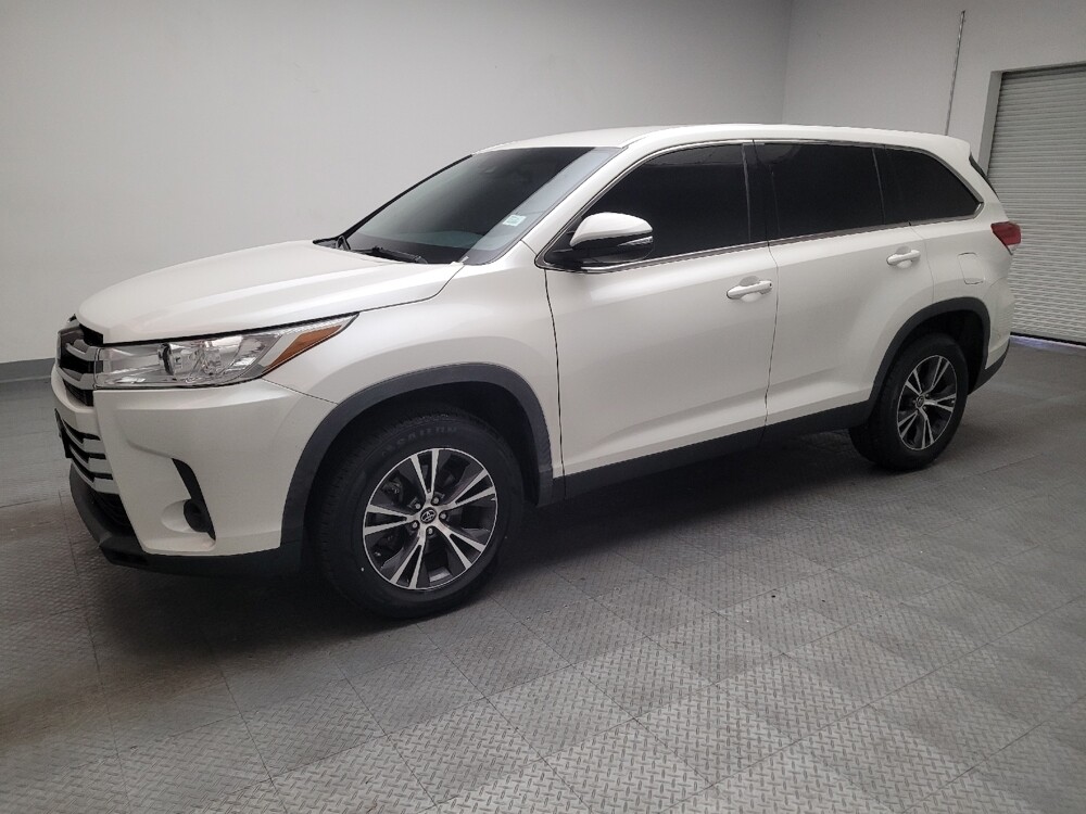 2019 Toyota Highlander in Downey, CA 90241 - 18120289 2