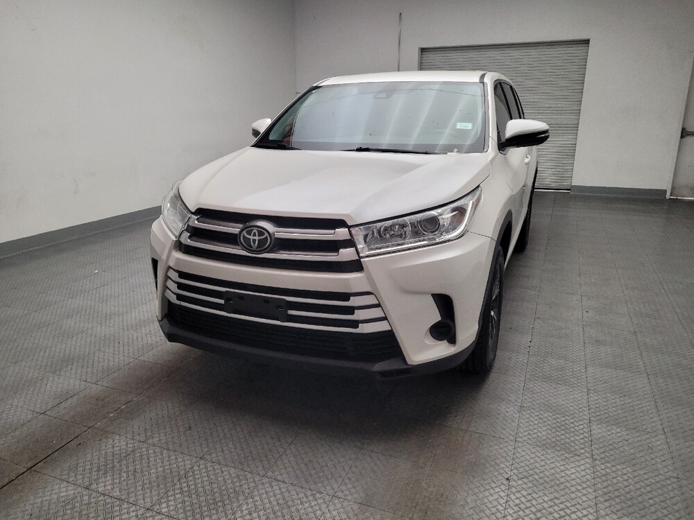 2019 Toyota Highlander in Downey, CA 90241 - 18120289 15