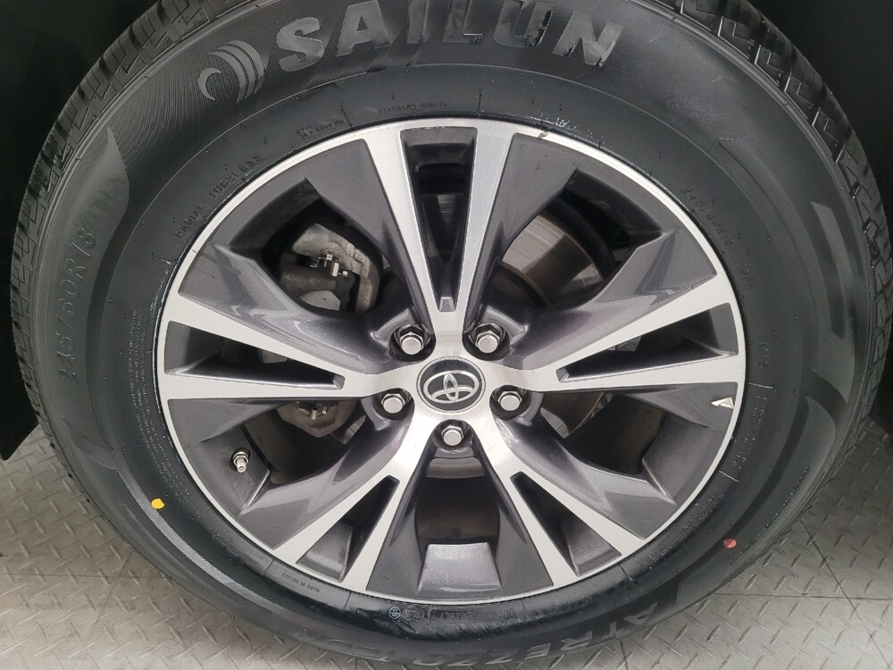 2019 Toyota Highlander in Downey, CA 90241 - 18120289 31