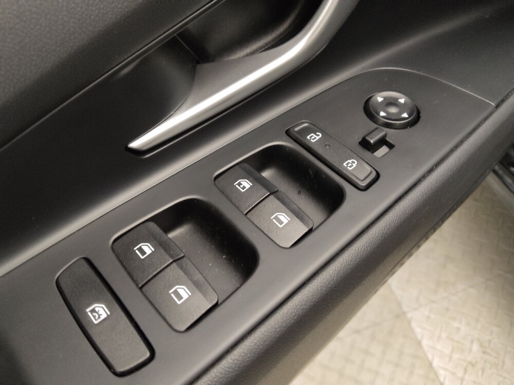 2025 Hyundai Elantra in Lakewood, CO 80215 - 18120299 27