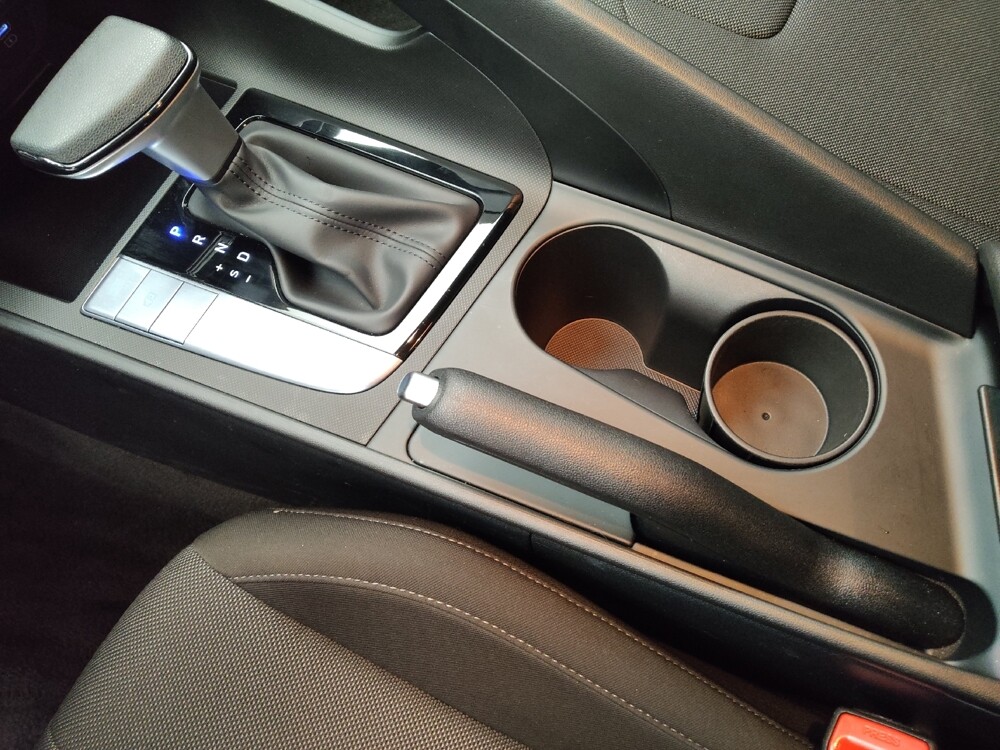 2025 Hyundai Elantra in Lakewood, CO 80215 - 18120299 26