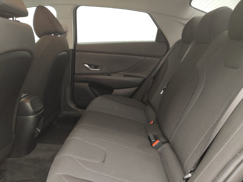 2025 Hyundai Elantra in Lakewood, CO 80215 - 18120299 18