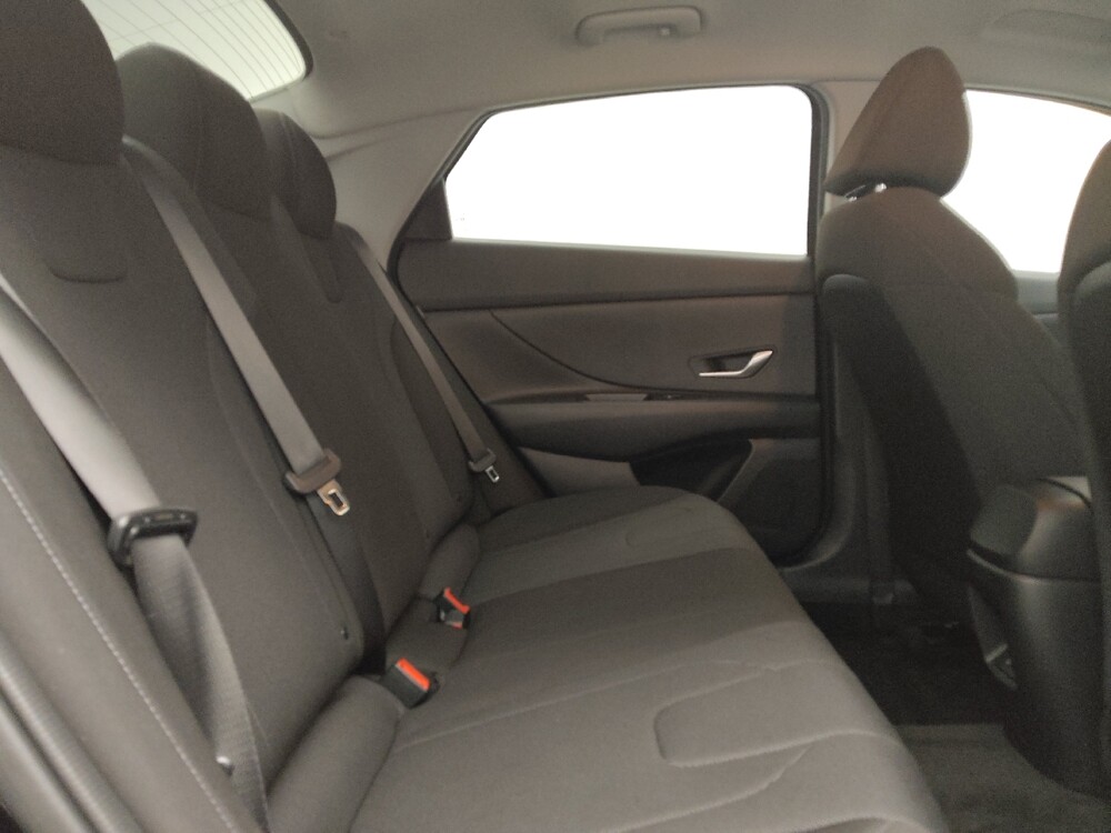 2025 Hyundai Elantra in Lakewood, CO 80215 - 18120299 19