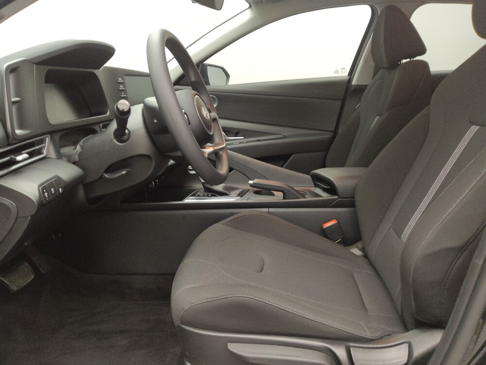 2025 Hyundai Elantra in Lakewood, CO 80215 - 18120299 17