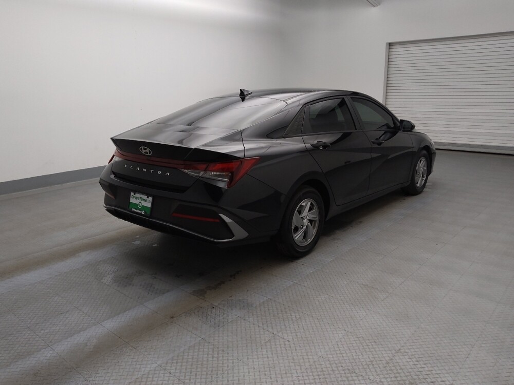 2025 Hyundai Elantra in Lakewood, CO 80215 - 18120299 9