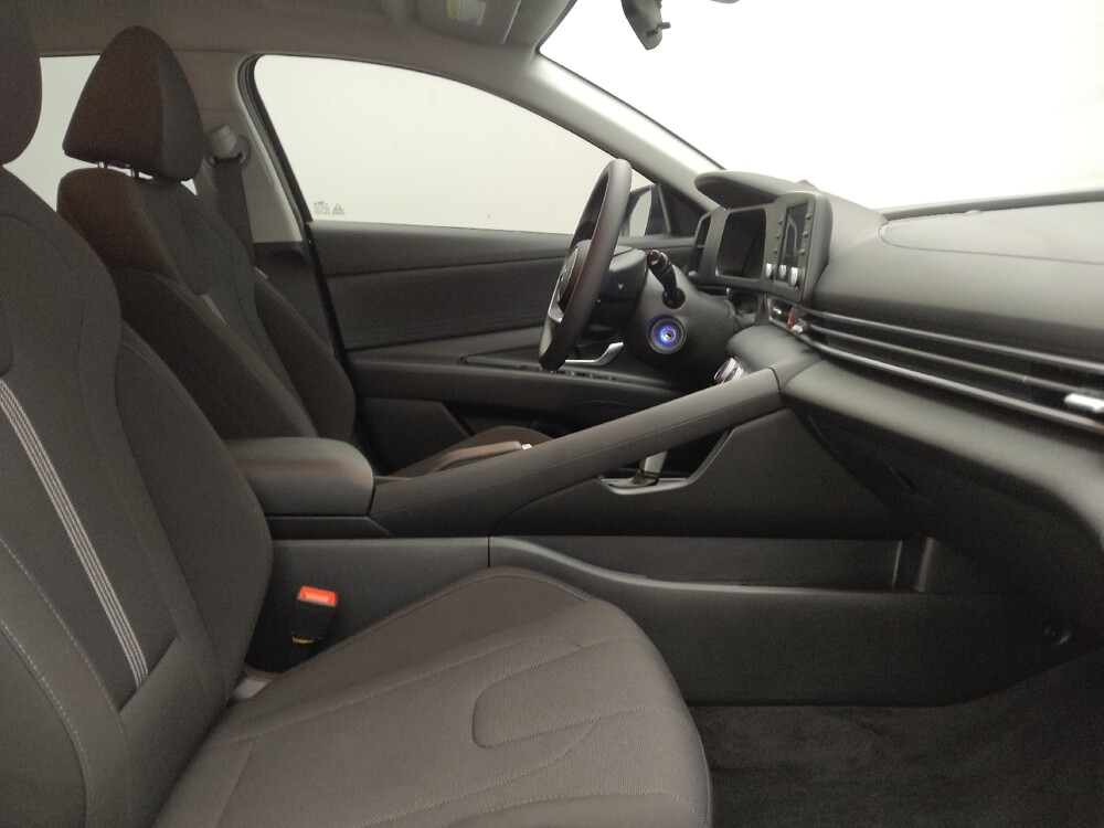 2025 Hyundai Elantra in Lakewood, CO 80215 - 18120299 21