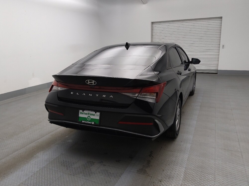 2025 Hyundai Elantra in Lakewood, CO 80215 - 18120299 7