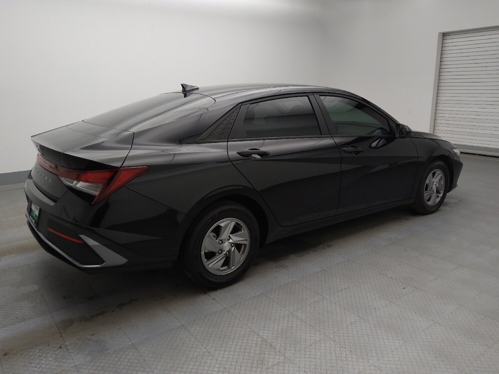 2025 Hyundai Elantra in Lakewood, CO 80215 - 18120299 10