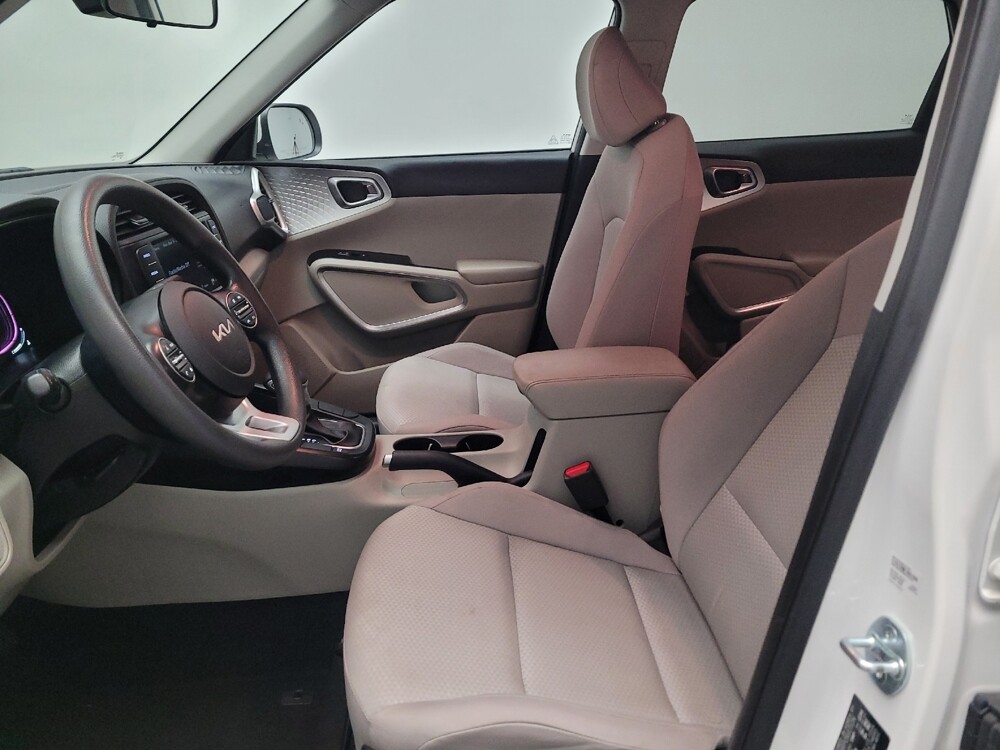 2023 Kia Soul in Bakersfield, CA 93309 - 18120326 17