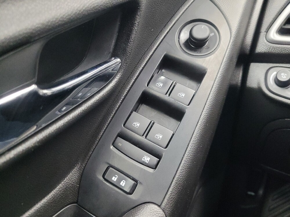 2020 Chevrolet Trax in Ft Wayne, IN 46805 - 18120329 27