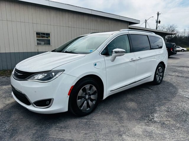 2018 Chrysler Pacifica in Harrisonburg, VA 22801 - 18120331 4