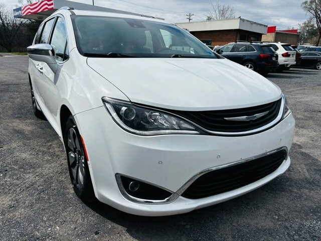 2018 Chrysler Pacifica in Harrisonburg, VA 22801 - 18120331 13