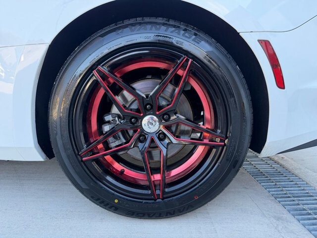 2019 Chevrolet Camaro in Knoxville, TN 37920 - 18120332 21