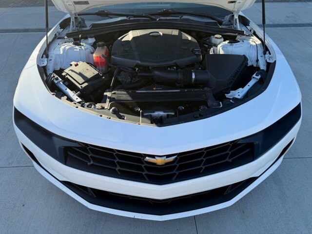 2019 Chevrolet Camaro in Knoxville, TN 37920 - 18120332 25