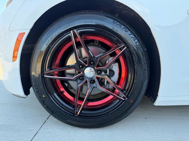 2019 Chevrolet Camaro in Knoxville, TN 37920 - 18120332 22