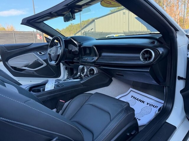 2019 Chevrolet Camaro in Knoxville, TN 37920 - 18120332 12