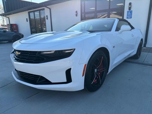 2019 Chevrolet Camaro in Knoxville, TN 37920 - 18120332 4