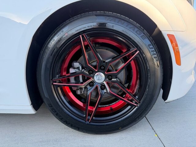 2019 Chevrolet Camaro in Knoxville, TN 37920 - 18120332 24