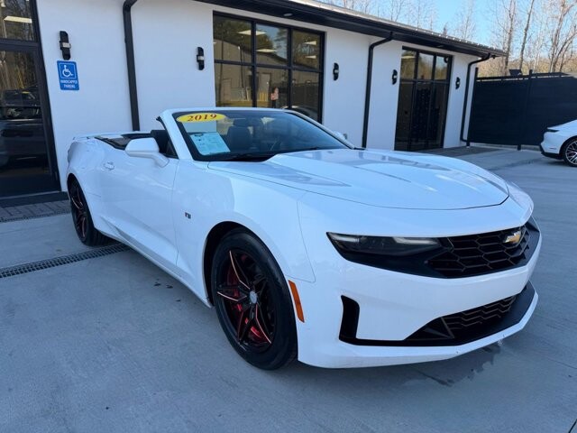 2019 Chevrolet Camaro in Knoxville, TN 37920 - 18120332 5