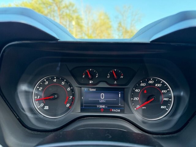 2019 Chevrolet Camaro in Knoxville, TN 37920 - 18120332 17