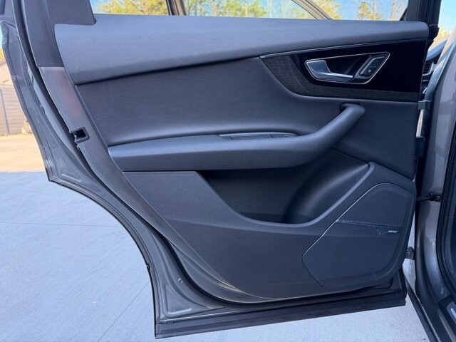 2017 Audi Q7 in Knoxville, TN 37920 - 18120333 6