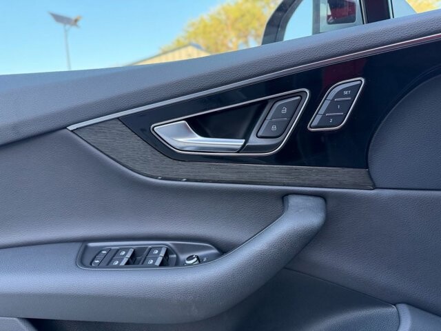 2017 Audi Q7 in Knoxville, TN 37920 - 18120333 29