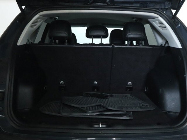 2018 Jeep Compass in Bedford, OH 44146 - 18120343 29