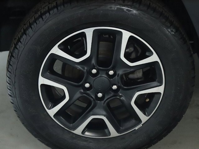 2018 Jeep Compass in Bedford, OH 44146 - 18120343 12