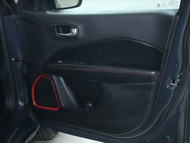 2018 Jeep Compass in Bedford, OH 44146 - 18120343 32