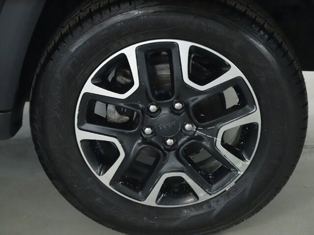 2018 Jeep Compass in Bedford, OH 44146 - 18120343 38