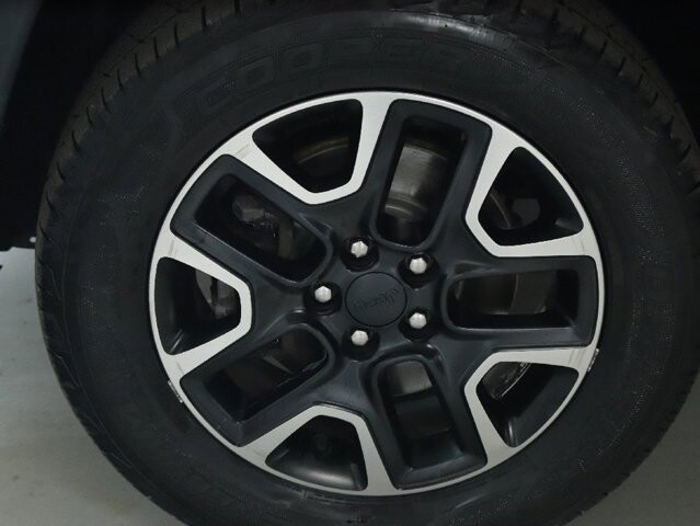 2018 Jeep Compass in Bedford, OH 44146 - 18120343 36