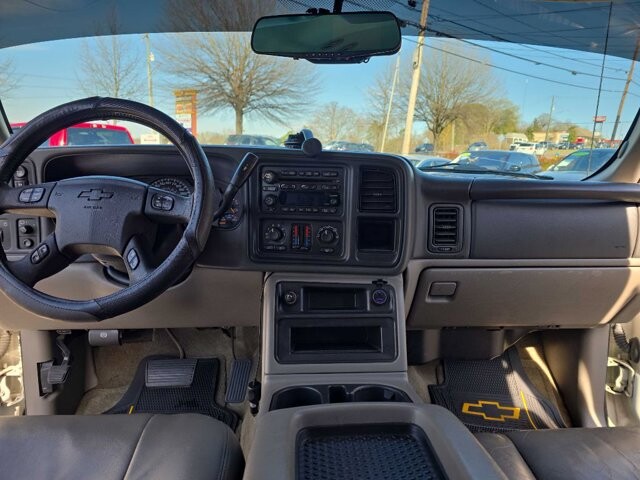 2004 Chevrolet Tahoe in Knoxville, TN 37912 - 18120350 5