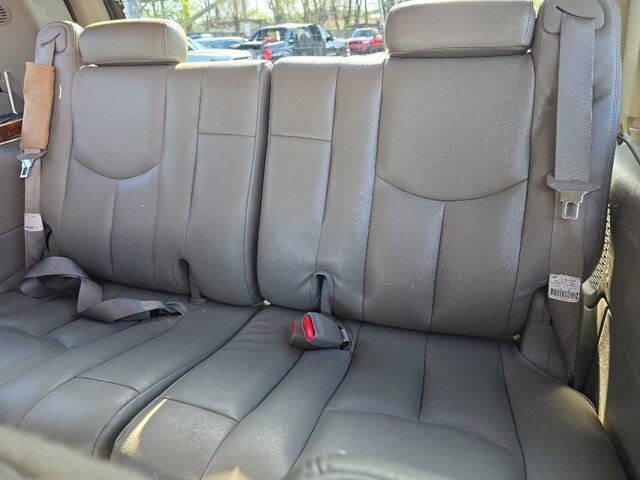 2004 Chevrolet Tahoe in Knoxville, TN 37912 - 18120350 12