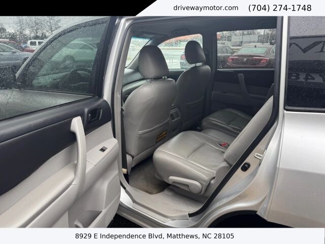 2010 Toyota Highlander in Matthews, NC 28105 - 18120364 6