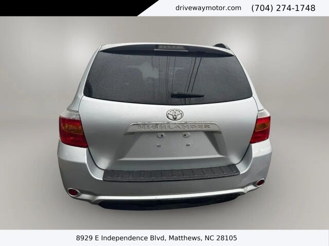 2010 Toyota Highlander in Matthews, NC 28105 - 18120364 4