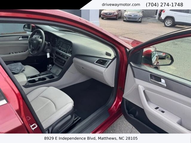 2015 Hyundai Sonata in Matthews, NC 28105 - 18120365 9